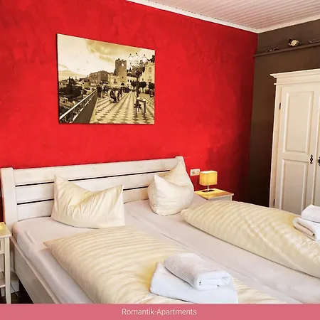 Apartamento Stilvolle Apartments & Trattoria 
